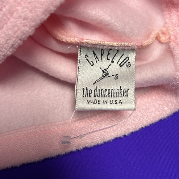 Capezio Ballet Pink Textured Fleece Crop Top P/S NWOT - Picture 2 of 5